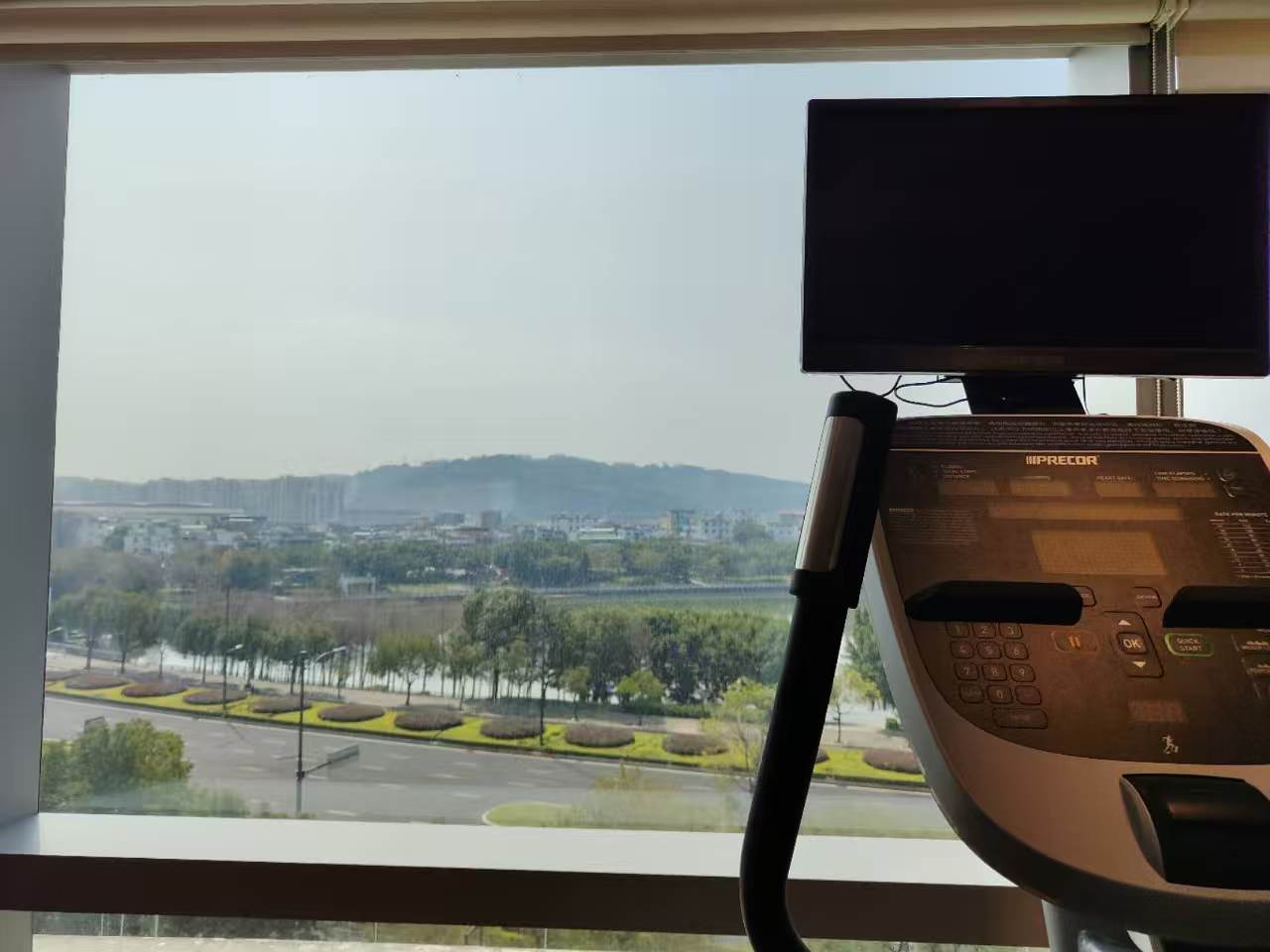 健身房江景